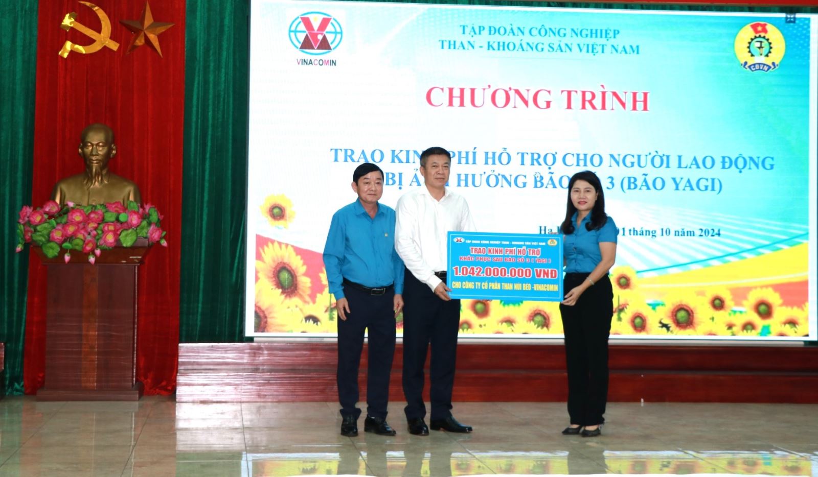 TKV trao kinh phí hỗ trợ cho người lao động bị ảnh hưởng bão số 3 (YAGI)